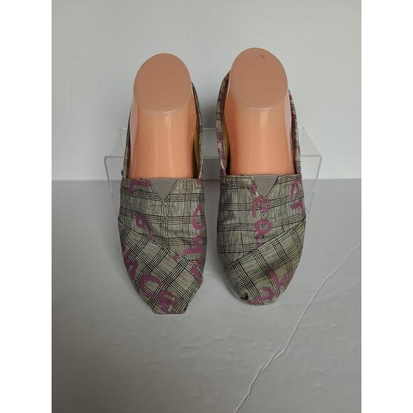 TOMS WMS Sz 7.5 Dare To Teach Vegan Slip-On Classic Graffiti Flats Pink Gray - Picture 5 of 12